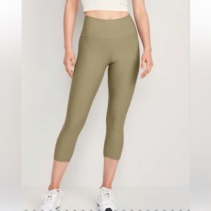 Old Navy Activewear Cropped Yoga Pants